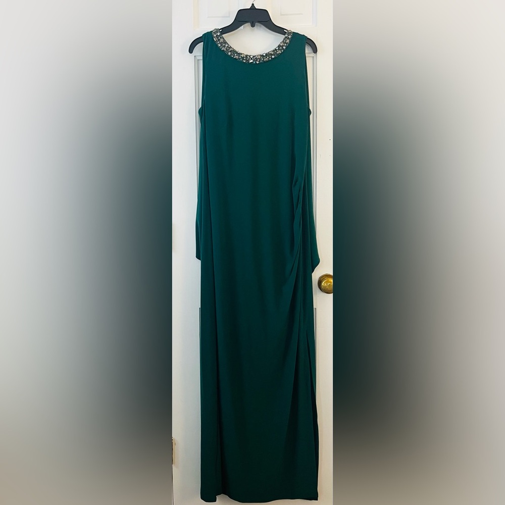 SCARLETT Elegant Matte Jersey Dark Green Formal Gown with Back Overlay Size: 16